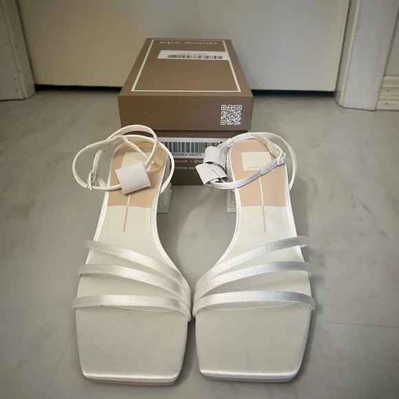 Dolce Vita Pearl Heels - Picture 4 of 6